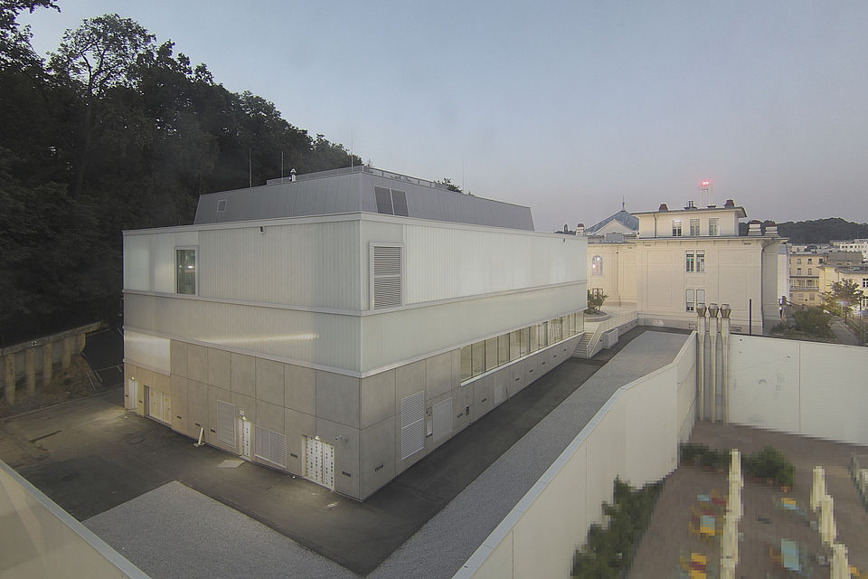 Livebild Baukamera 1 - Webcam 'Gesamtpanorama Westseite' - Baustelle Adaptierungsmaßnahmen für den Lehrstuhl der Anatomie an der Medizinischen Universität Graz (ca. 5 Minuteninterval)